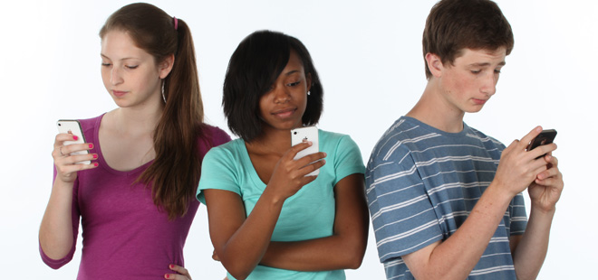 teens-phones-text-technology